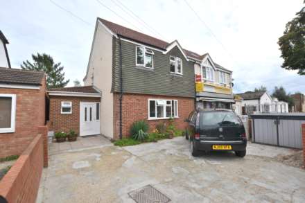 7 Bedroom Terrace, Northcourt Avenue, Reading