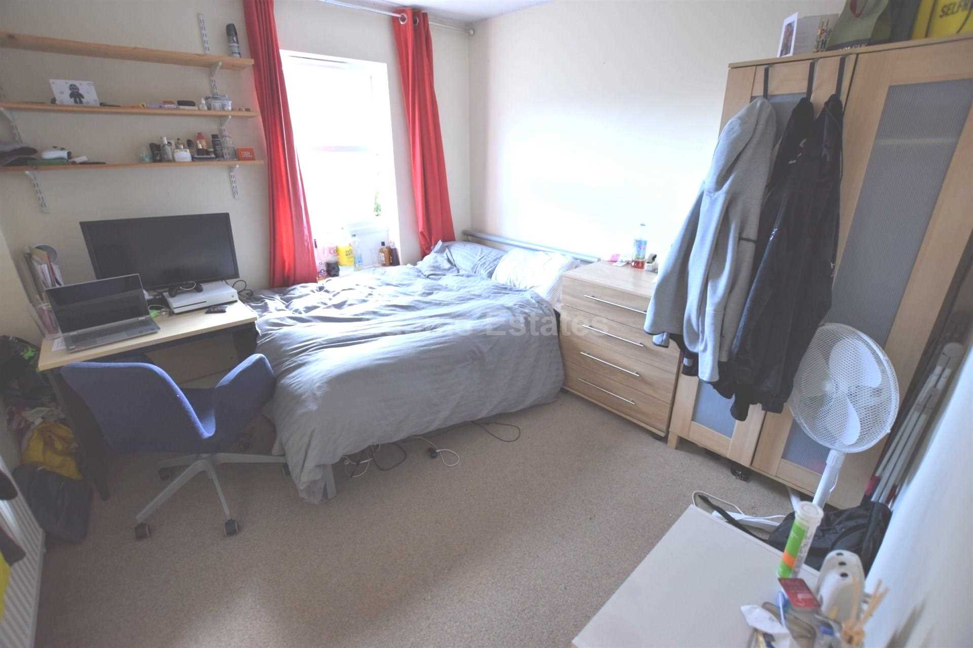 Queens Road, Reading, Image 6