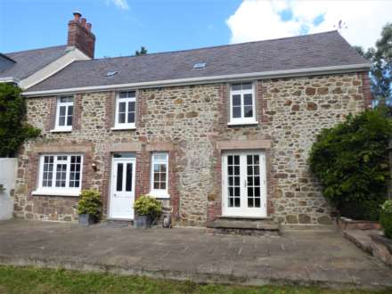 3 Bedroom Semi-Detached, Les Ruette, St Saviour