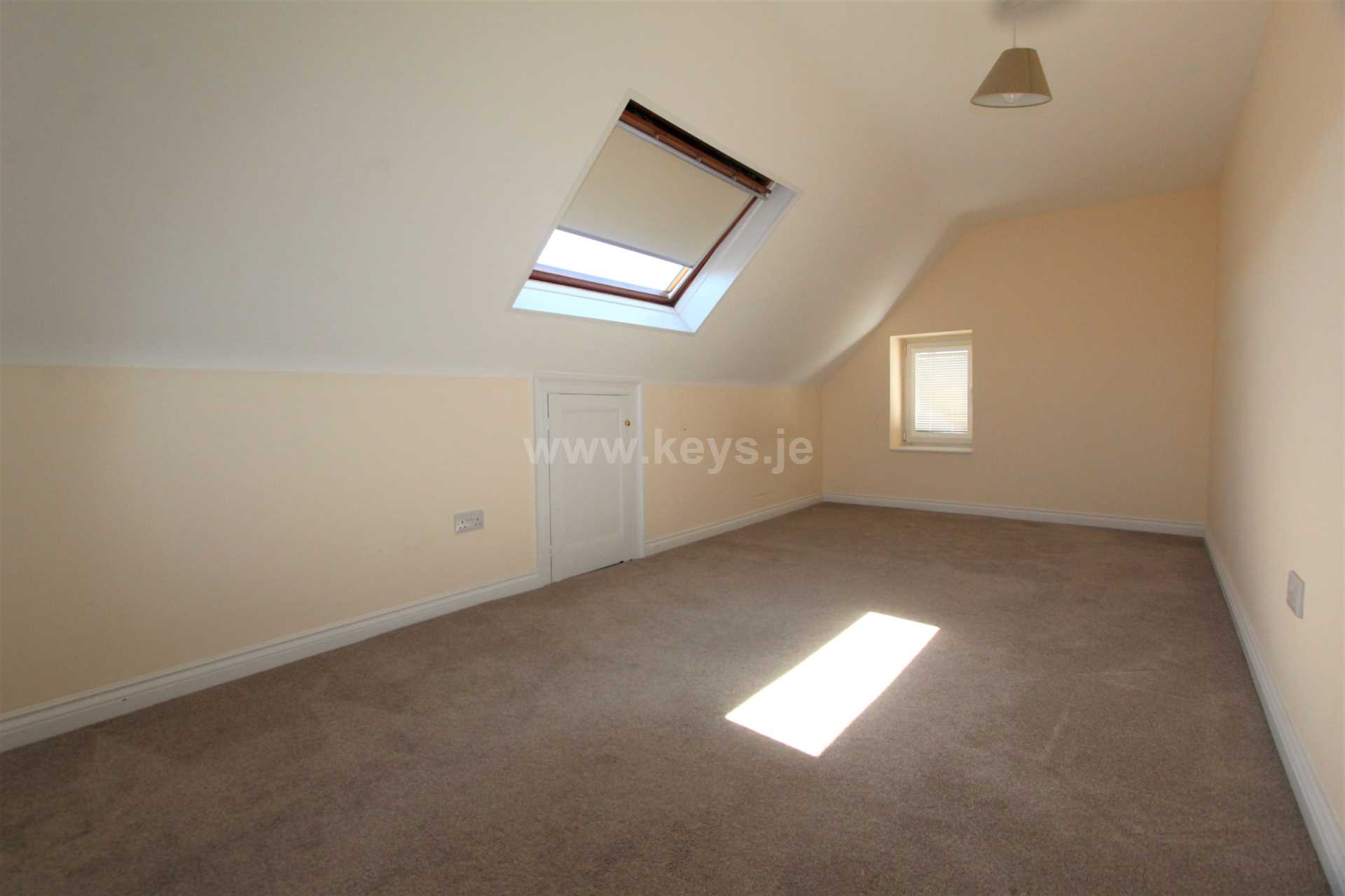 Large Four/Five Bedroom House - Devonshire Place, Image 10