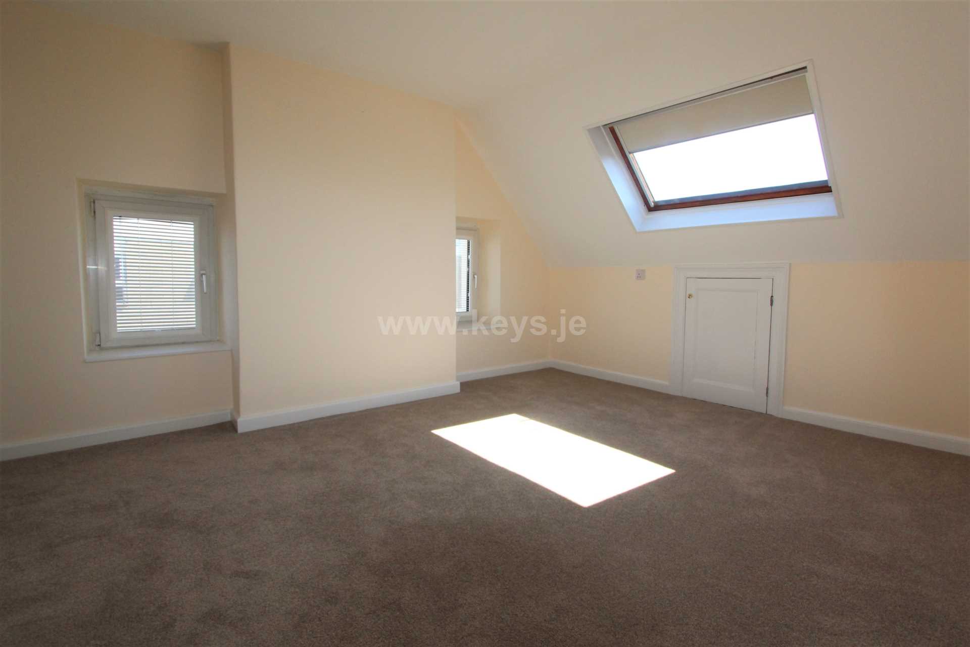 Large Four/Five Bedroom House - Devonshire Place, Image 11