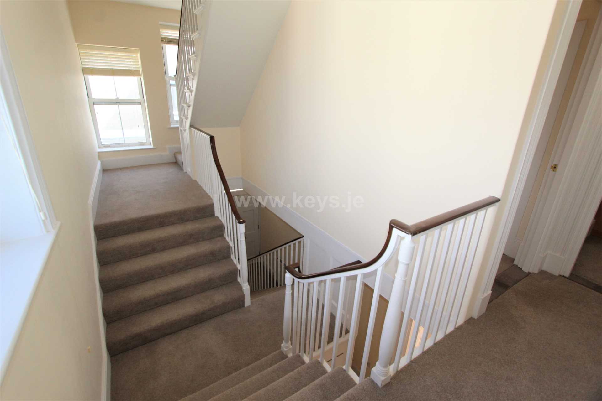 Large Four/Five Bedroom House - Devonshire Place, Image 4