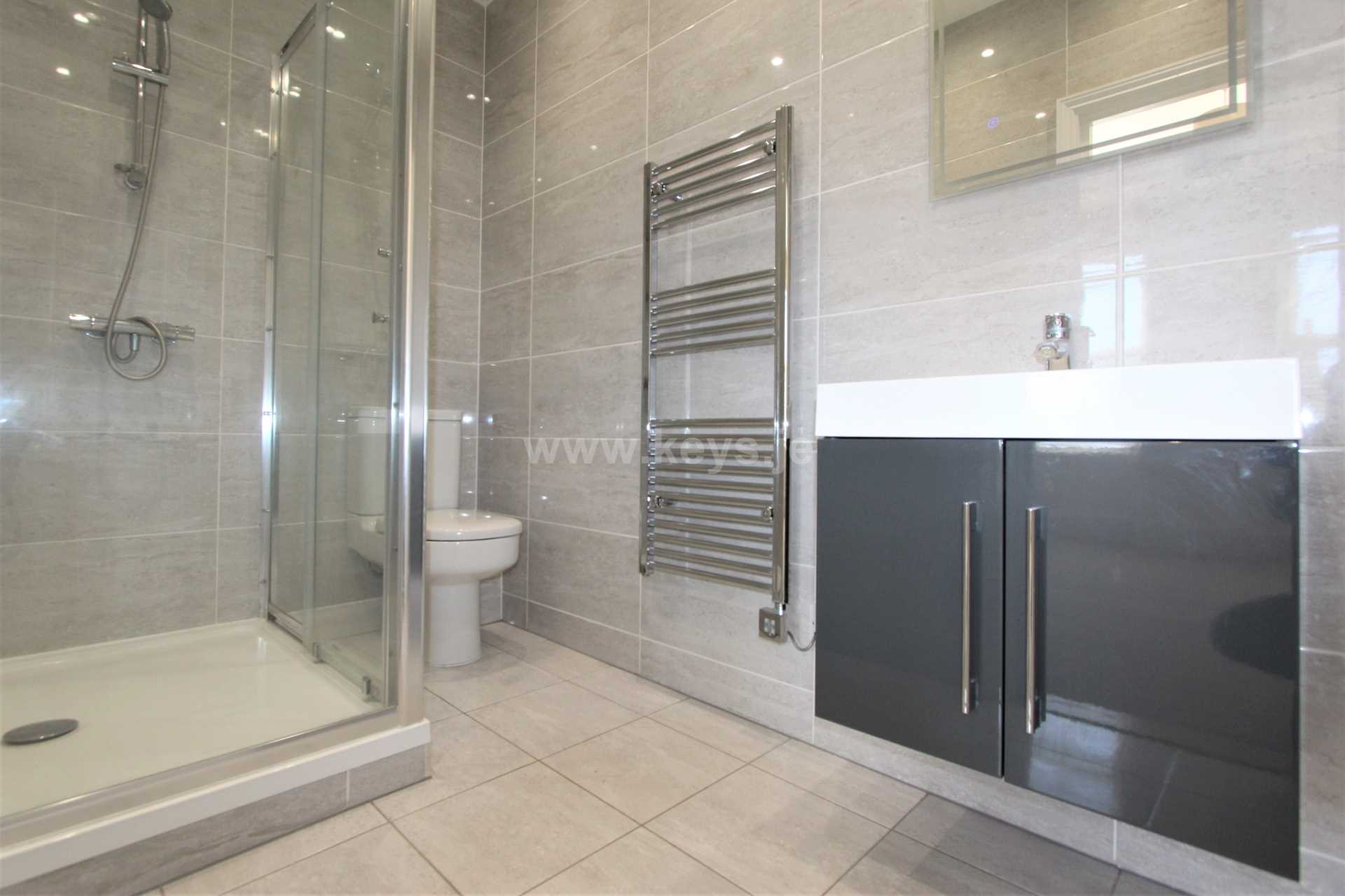 Large Four/Five Bedroom House - Devonshire Place, Image 6