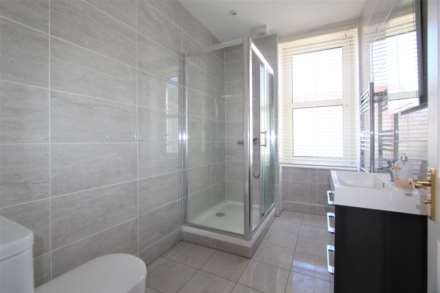 Large Four/Five Bedroom House - Devonshire Place, Image 3