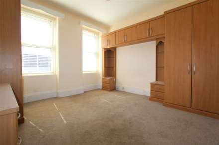 Large Four/Five Bedroom House - Devonshire Place, Image 5