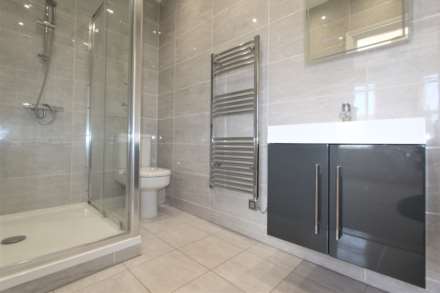 Large Four/Five Bedroom House - Devonshire Place, Image 6