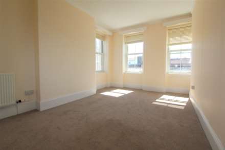 Large Four/Five Bedroom House - Devonshire Place, Image 8