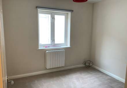 Two Bedroom Modern Flat, Image 7