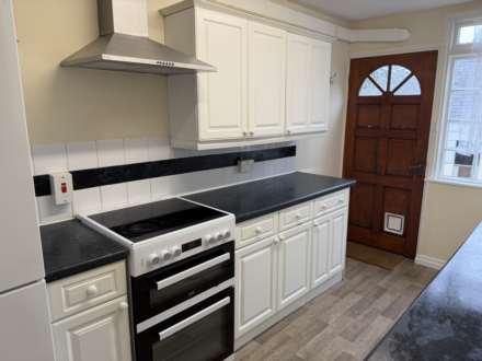 La Rue Du Hurel, Trinity, Image 6