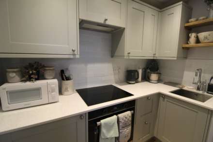 La Route De Millias, St Ouen