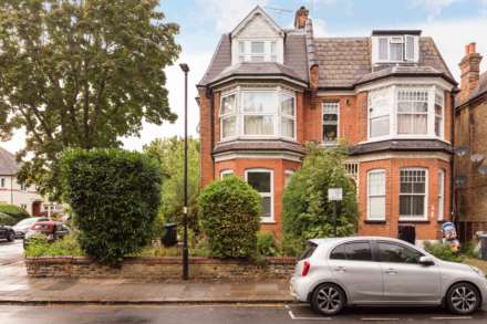 1 Bedroom Apartment, Haslemere Road, Winchmore Hill, N21