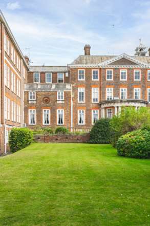 Cannon Hill, Southgate, N14, Image 16