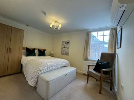 Cannon Hill, Southgate, N14, Image 6