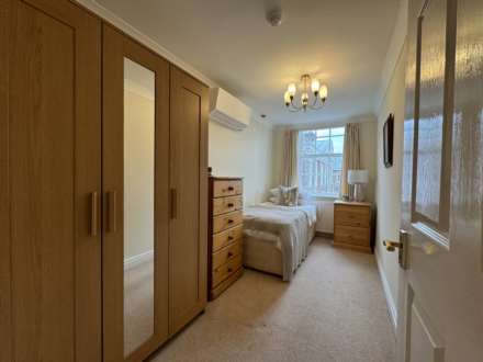 Cannon Hill, Southgate, N14, Image 8