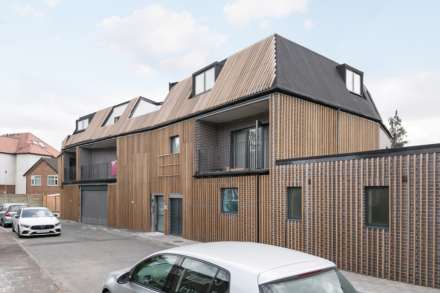 Bush Close, Newbury Park, IG2, Image 9