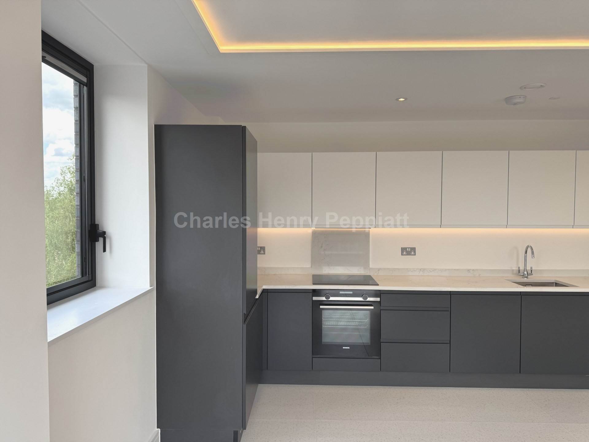Beacon House, Pickard Close, N14, Image 1