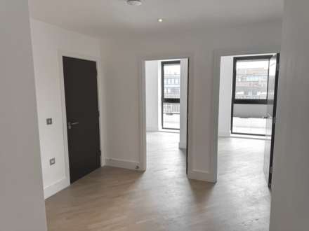 Beacon House, Pickard Close, N14, Image 9