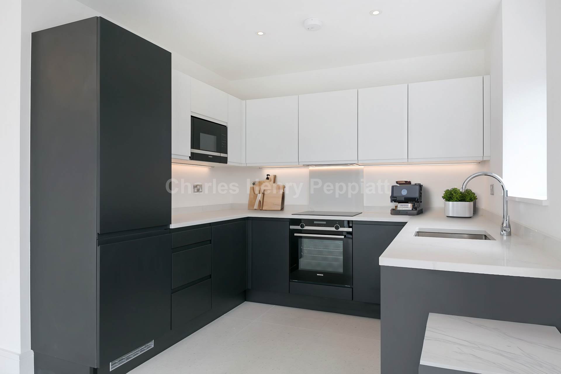 Dudley House, Pickard Close, N14, Image 3