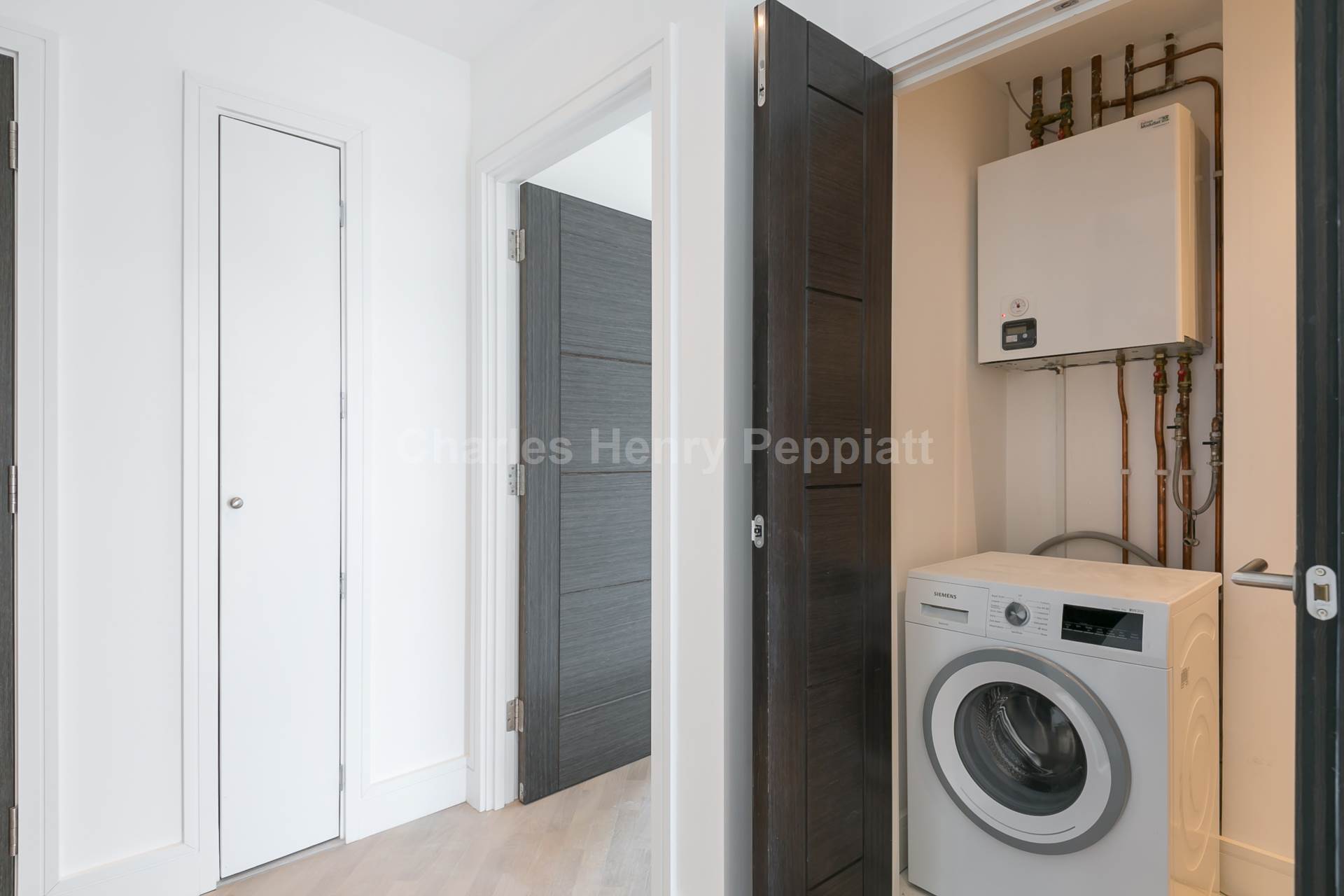 Dudley House, Pickard Close, N14, Image 8