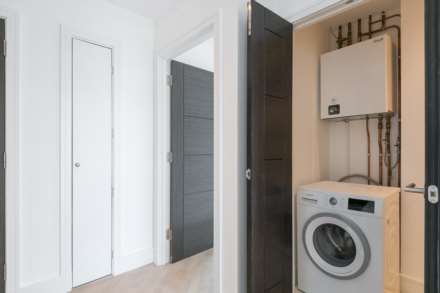 Dudley House, Pickard Close, N14, Image 8