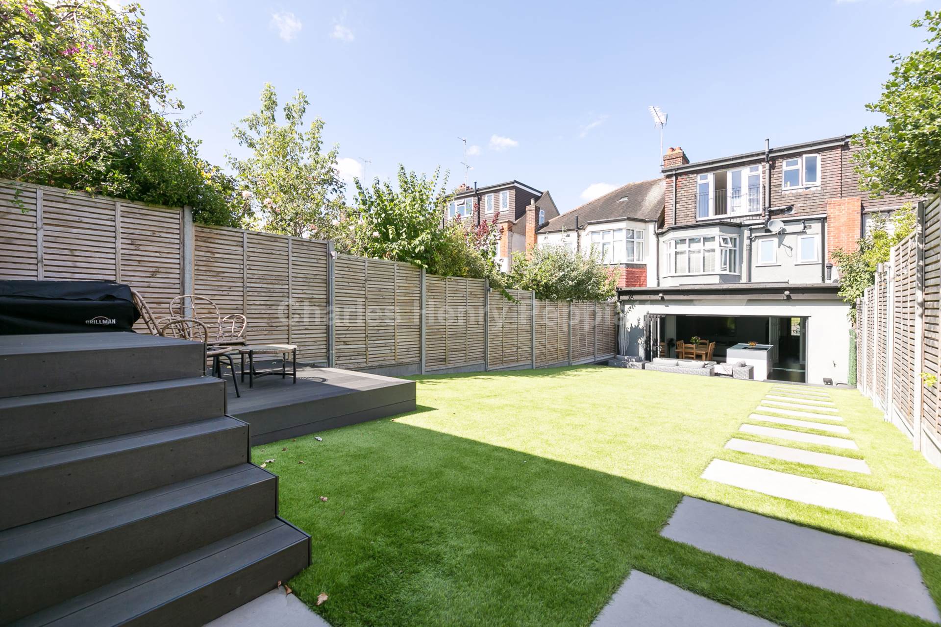 Mayfair Terrace, Southgate N14, Image 17
