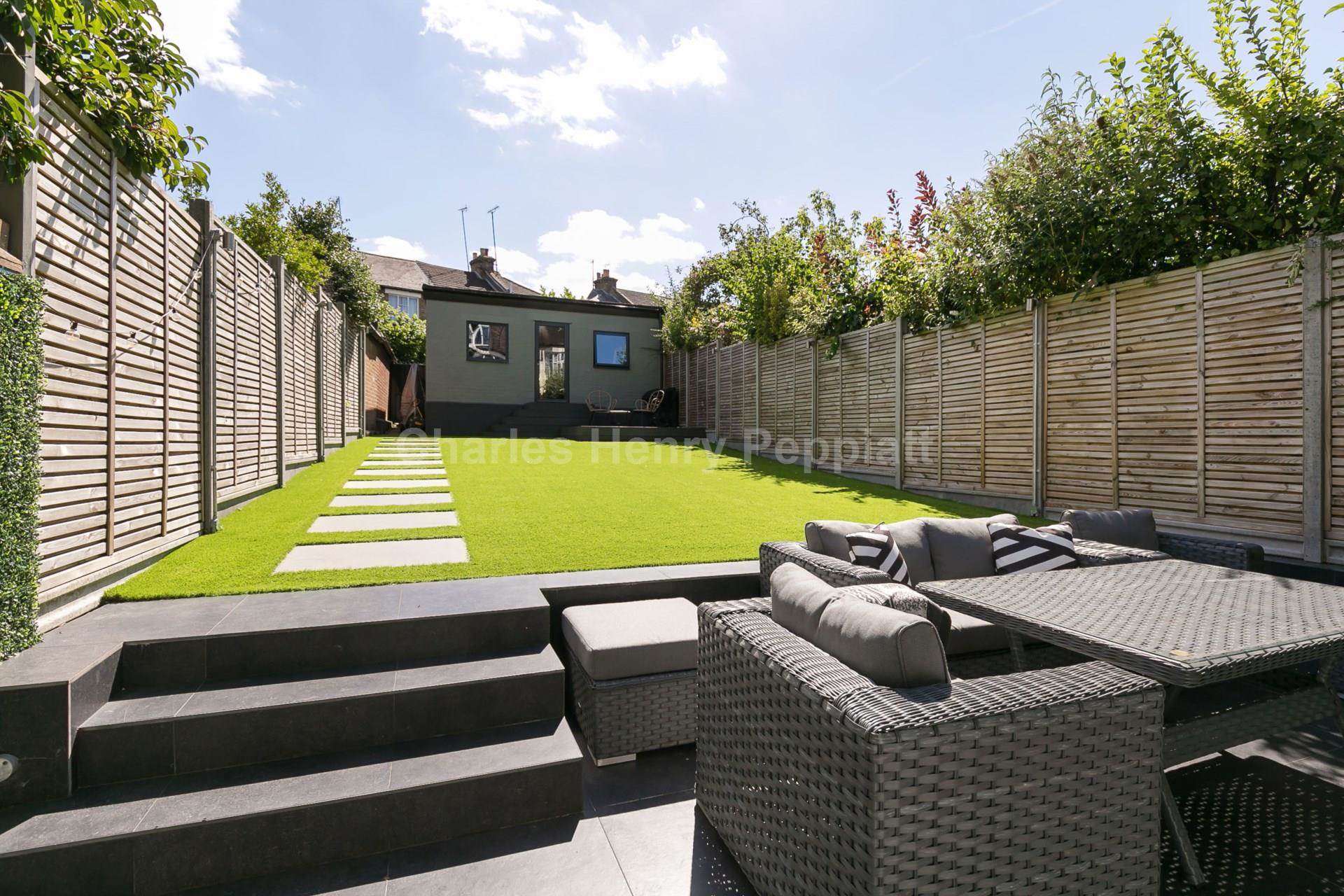 Mayfair Terrace, Southgate N14, Image 18