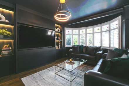 Mayfair Terrace, Southgate N14, Image 2
