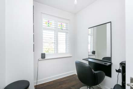 Mayfair Terrace, Southgate N14, Image 9