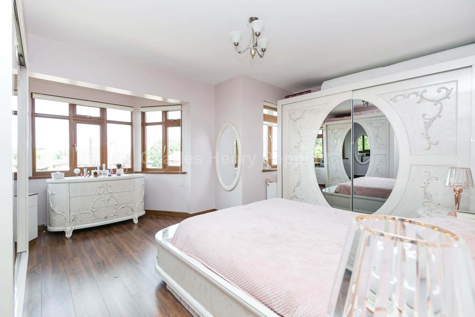 Winchmore Hill Road, Southgate, N21, Image 10