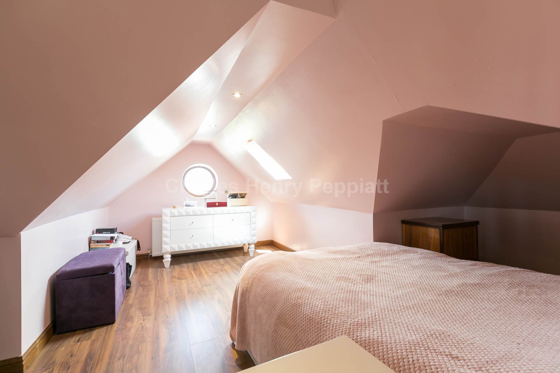 Winchmore Hill Road, Southgate, N21, Image 16