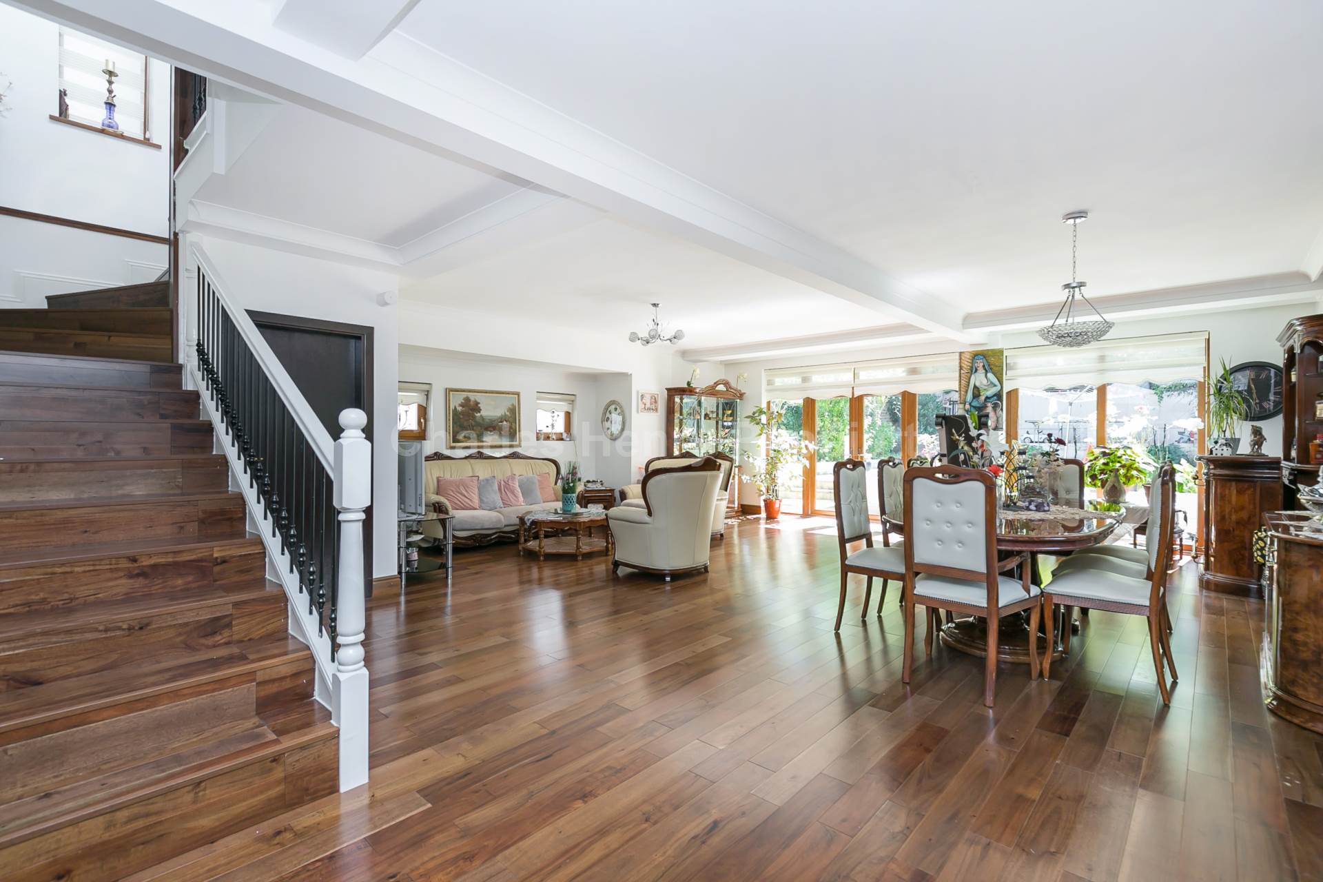 Winchmore Hill Road, Southgate, N21, Image 3