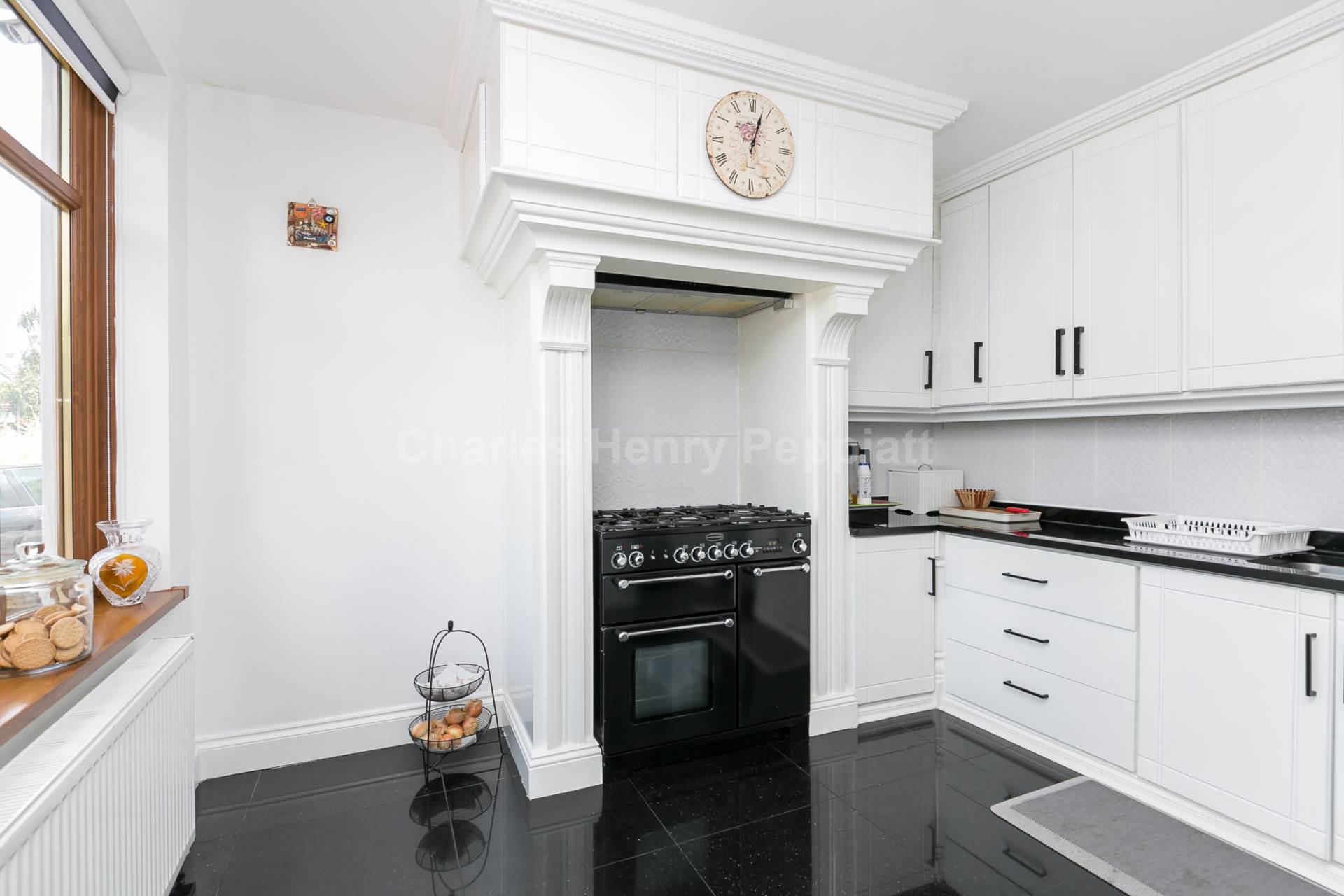 Winchmore Hill Road, Southgate, N21, Image 8