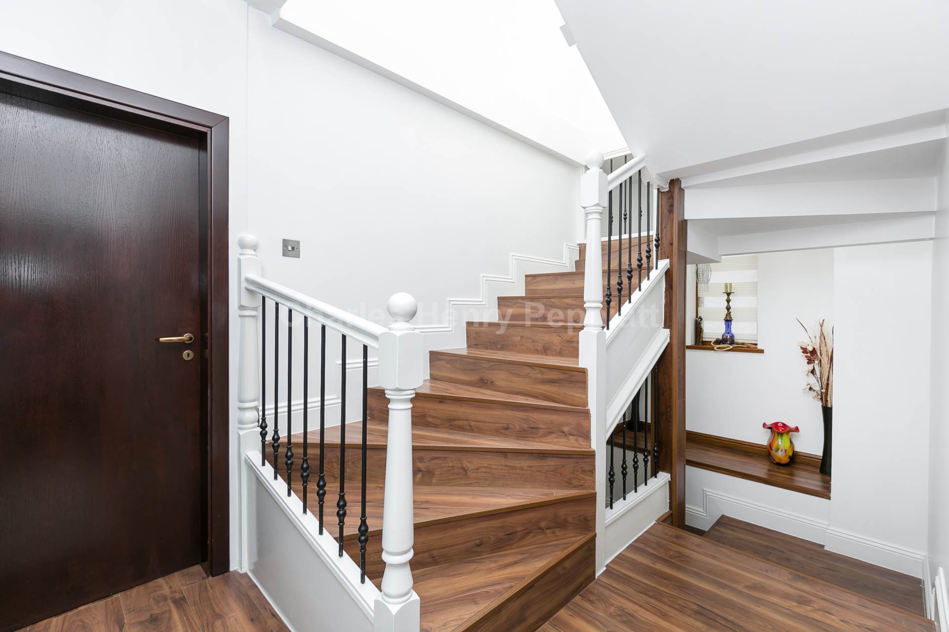 Winchmore Hill Road, Southgate, N21, Image 9