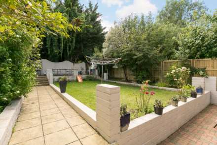 Winchmore Hill Road, Southgate, N21, Image 19