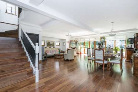 Winchmore Hill Road, Southgate, N21, Image 3