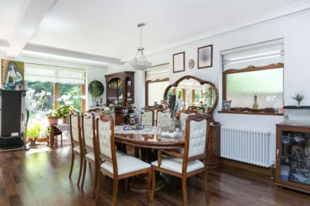 Winchmore Hill Road, Southgate, N21, Image 4