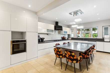 Property For Sale Chase Side, Southgate, London