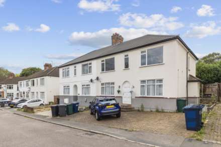 2 Bedroom Apartment, Marlborough Gardens, Whetstone, N20
