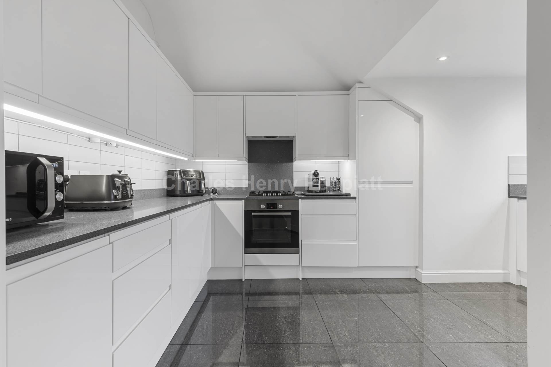 Bycullah Road, Enfield, EN2, Image 3