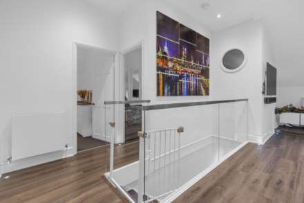 Bycullah Road, Enfield, EN2, Image 12