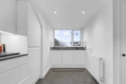 Bycullah Road, Enfield, EN2, Image 4