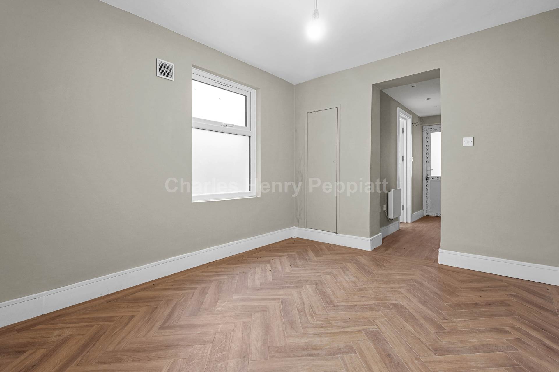 Whittington Road, Bowes Park, N22, Image 20