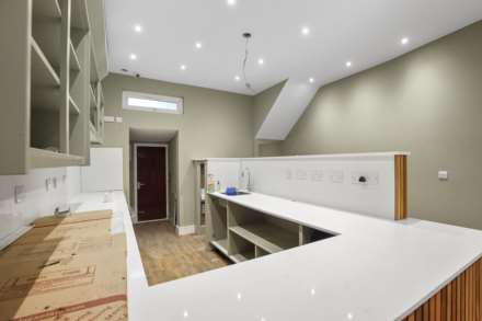 Whittington Road, Bowes Park, N22, Image 10