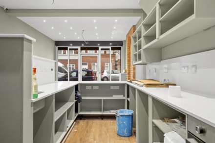 Whittington Road, Bowes Park, N22, Image 12