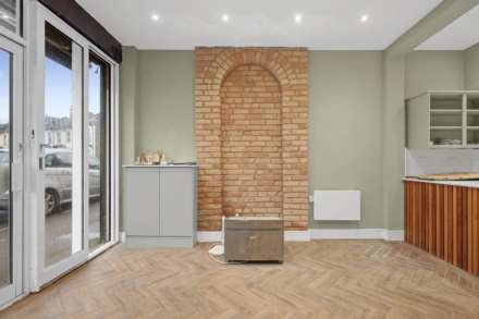 Whittington Road, Bowes Park, N22, Image 13
