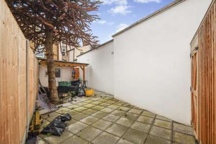 Whittington Road, Bowes Park, N22, Image 17