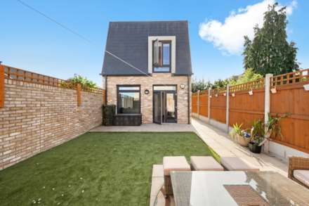 Hammond Close, High Barnet, EN5, Image 17