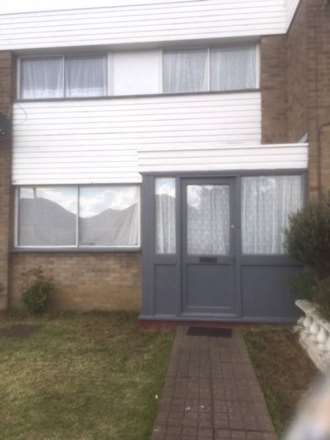 3 Bedroom Terrace, Queens Gardens, Rainham