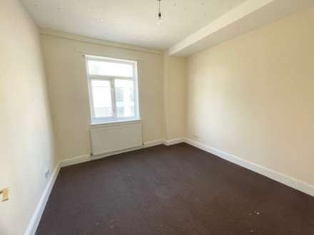 High Street, Plaistow, Image 4