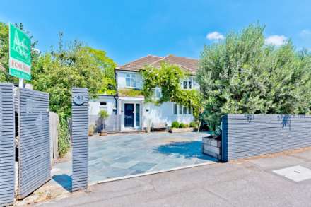 Summer Road, Thames Ditton, Image 1
